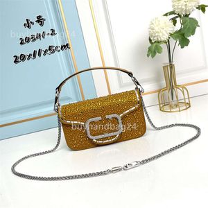 Sac de sacs de vlogoo magnétique Valentyno sac Stud Lady Event Pourse 2024 High Handbag Women Diamond Inlaid Crystal Mini Chain Brass Buckle Light Luxury 1 E4IQ