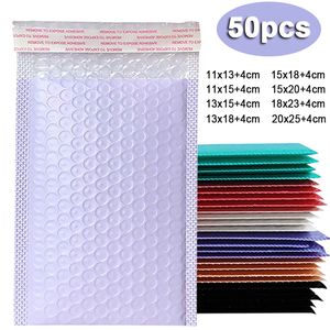 Sacs de courrier 50 PCS Purple Bubble Mailers Enveloppes postales rembourrées à bulles Mailer Poly pour l'emballage Sac auto-scellant Rembourrage à bulles 230607