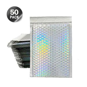 Mailzakken 50 stks Bubble Mailer Laser Kleurrijke enveloppen Gedekte mailing Poly voor geschenkverpakking Zelfafdicht Bag Padding Pink 221128