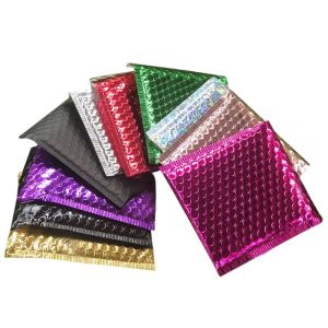 Mailers 50pcs 15*13cm bolsas de correo pequeñas al por mayor de metal siltre negros negros mini burbujas correos entrega de joyas sobres acolchados