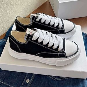 Maison Mihara Yasuhiro Low Cut Mens dames veelzijdige uitgespoeld zomer nieuwe mmy zwart -wit canvas schoenen hag