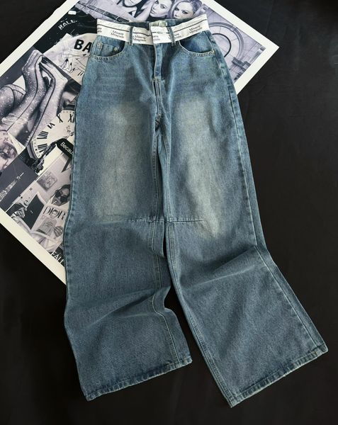 Jean droit des pattes de pantalon de créateur de femmes