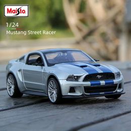 Maisto 1:24 2014 Ford Mustang Street Racer coche deportivo de aleación vehículos estáticos fundidos a presión modelo juguetes Diecast Voiture colección de regalos