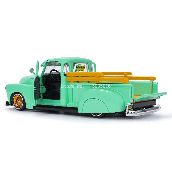 MAISTO 1:25 1950 Chevrolet 3100 Pickup Supercar Antique Car statique Casting Car Collectable Model Car Toy Gift Tide Play