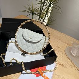 Bolsa de maquillaje Camellia Fashion Bolsos para mujer de 20 cm de cuero de patente brillante Diamante de oro Hardware Metálico Hebla de lujo Matelasse Matelasse Crossbody