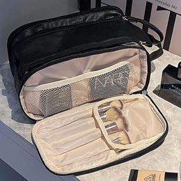 Trousse de maquillage de grande capacité pour femmes en 2024, nouveau sac de rangement cosmétique portable, trousse de toilette portable de voyage étanche de grande taille