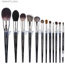 Brosses de maquillage 12pcs Powder Foundation Contour Blush Makeup Brush Set Profession Bronzer SCULPTING MAWUP TOODE MAVEAL BRSPION MAVEAUX 8-15PCS Q240126