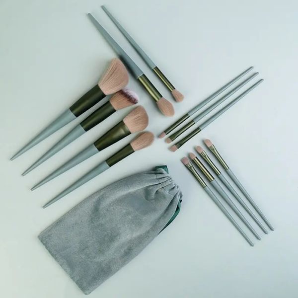 Brosses de maquillage 13 PCS Brush Set Cosmetic Make Up Tool Kit Powder Power Shadow Foundation Blush Metting Q240507