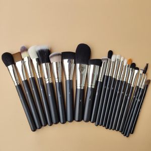 Make -upborstels 1PC M Serie Foundation Blush Eyeshadow Eye Make -Up Brush Crease Smudge Concealer Cosmetic Tool ProfessionalMakeUp