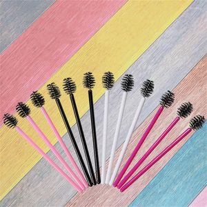 Pinceaux de maquillage 50pcs jetables couleur brosse à cils peigne mini baguettes de mascara portable type de pomme bigoudi extension outil cosmétique harr22