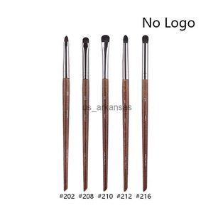 Pinceaux de maquillage 5pcs / set Pinceaux de maquillage de fard à paupières en bois naturel Détail des yeux Pinceau de maquillage Anti-cernes Crease Smudge Outils cosmétiques Set Thin liner HKD230821