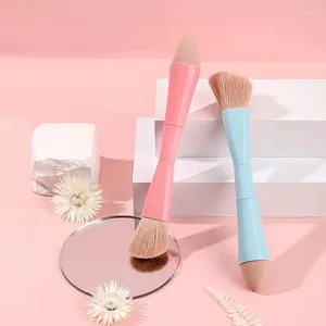 Make-upborstels Amazon Brush Tools Vier in één draagbare concealer Poeder Blusher Foundation Vrouwelijk