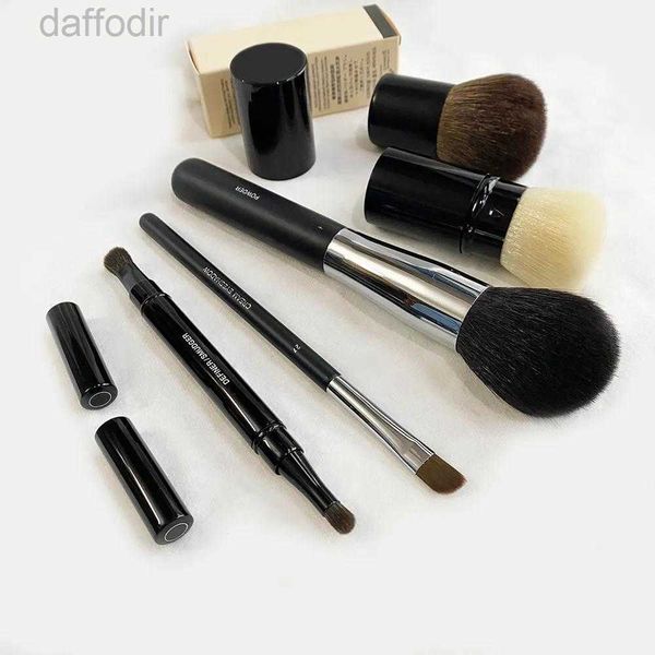 Pinceaux de maquillage Pinceaux CC Makeup Brushes Petit Pinceau Rétractable Kabuki Les Pinceaux De Powder 1 Fard à paupières 27 Fard à paupières Dualtip Pinceau à lèvres Cosme 240308