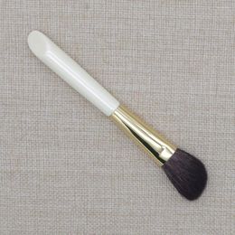 Pinceaux de maquillage K167 professionnel fait à la main doux bleu écureuil chèvre cheveux coudé Contour sculptant brosse manche blanc maquillage