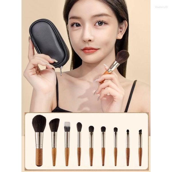 Cepillos de maquillaje mini juego de pincel portátil 9pcs Soft Way Starter Powder Blusher Foundation Herramientas básicas de maquillaje Accesorio