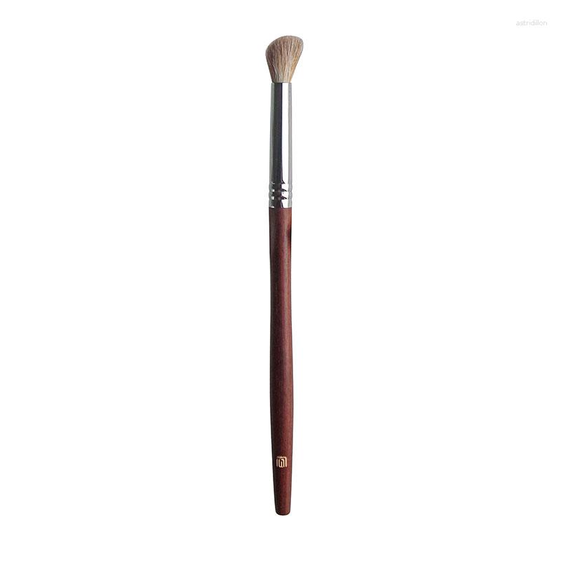 Makeup Brushes N101 Professional Handmade Brush Red Squirrel Goat Hair Luted Eye Shadow Blending Sandalwood Make Up