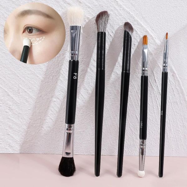 Makeup Brushes SDOTTER Portable Sponge Tip Eyeliner Corpeau de fard à paupières Fondation Fibre Brush Soft Fluffy Femmes Maquillage Beauty