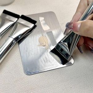 Make-upborstels Ultradunne vloeibare foundationkwast Concealer met platte bovenkant Lichtgewicht zilver Gegalvaniseerde bedekte schoonheidstools
