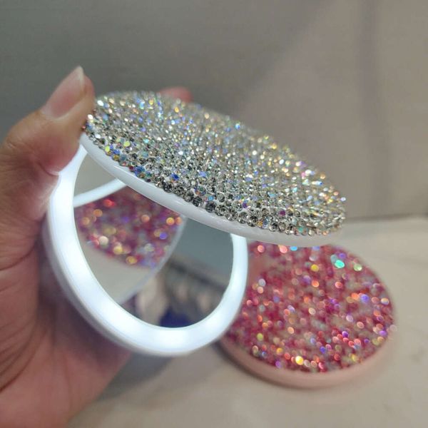 Maquillage LED Crystal chargement brillant rond Princesse portable Mirror Beauté Beauté à deux côtés Small Tool pour les cadeaux de fille