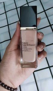 Futurist Aqua Brilliance Liquid Foundation | Hydrating Concealer Makeup | 30ml in 1CO, 2CO, 1C1, 1W0 Shades