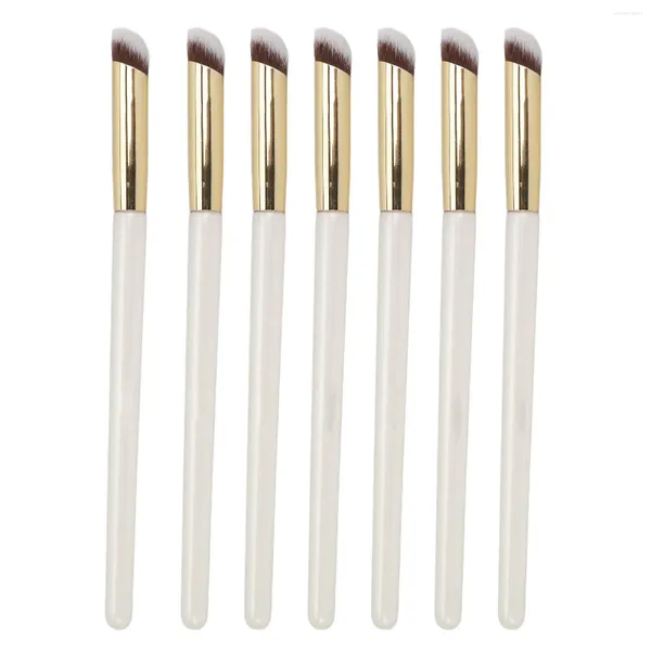 Maquillage des éponges à fard à joues Broussure anti-cernes Bristles à fibres molles Contouring incliné en bois