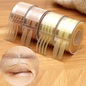 Herramientas de maquillaje 600 piezas Cinta adhesiva para párpados de doble pliegue Extensión de pestañas de encaje invisible Autoadhesivo Debajo de las pestañas Parche de sombra Herramienta de belleza 231024