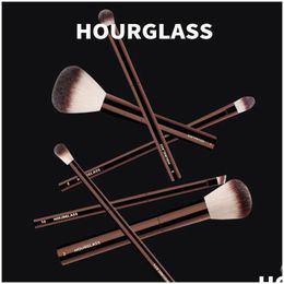 Outils de maquillage Brosse de sablier - No.21 Ambient Soft Glow Foundation Brush Fibre Fibre Design Fashion Design Single Face 240119 Drop Livraison He Otkvd