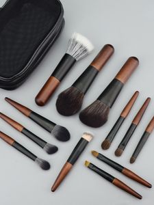 Make -upgereedschap draagbaar 12 -stuk mini cosmetische borstel korte handgreep poeder blusher oogschaduw dierenhaargereedschap p230816