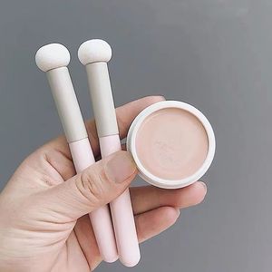 Outils de maquillage Petit pinceau anti-cernes aux champignons pour les taches, les marques d'acné, les cernes, l'éponge douce, la bouffée de poudre, les pinceaux de contour à usage sec et humide 230829