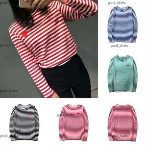 Couple masculin et féminin à manches longues CDGS T-shirt Designer Play Commes des Garcons Broidered Sweater Pullover Love Black and White Stripes Loose Short Sleeve 739