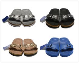  Diseñador de estilo masculino Sandalias planas Mujer Verano Playa Zapatos de ocio Cómodas zapatillas de cuero genuino de alta calidad con caja de zapatos original