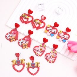 Mama Mom Lettre Goujons Boucles D'oreilles Rouge Rose Amour Coeur Acrylique Papillon Fleur Dangles Design De Mode Déclaration Bijoux Accessoires pour La Fête Des Mères Femmes Cadeaux