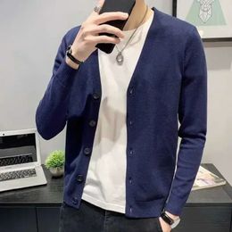 Homme vêtements bleu col en V chandails tricotés pour hommes couleur unie plaine Cardigan Sweat-shirt grande taille produits de vente A S 240124