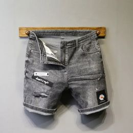 Homme short denim Shorts gris Ripped Jeans Pantalons pour hommes Stretchable Wih Zipper Y2K Luxury Disond XL Cowboy Summer Harajuku 240410