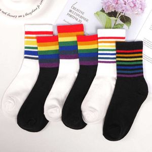 Calcetines al por mayor compresión algodón invierno mujer algodón hombre Arco Iris rayas Navidad moda cálido Casual marea Harajuku coreano