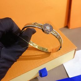 Man vrouw love armband bangle mode lederen magnetische gesp armarmbanden keten sieraden unisex polsband hoge kwaliteit met doos