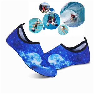 Hombre Mujer Plano Suave Antideslizante Calzado Natación Vadear Zapatos De Secado Rápido Playa Surf Zapatillas Cómodo Buceo Playa Aqua Zapato X0728
