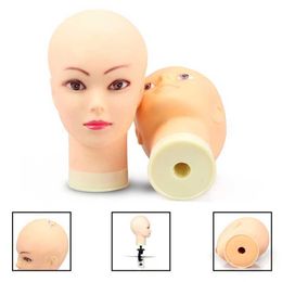 Mannequin Heads Femme Model Head PVC Formation de pratique humaine avec des clips utilisés pour fabriquer des chapeaux de perruque présentant des poupées dans les modèles Q240510