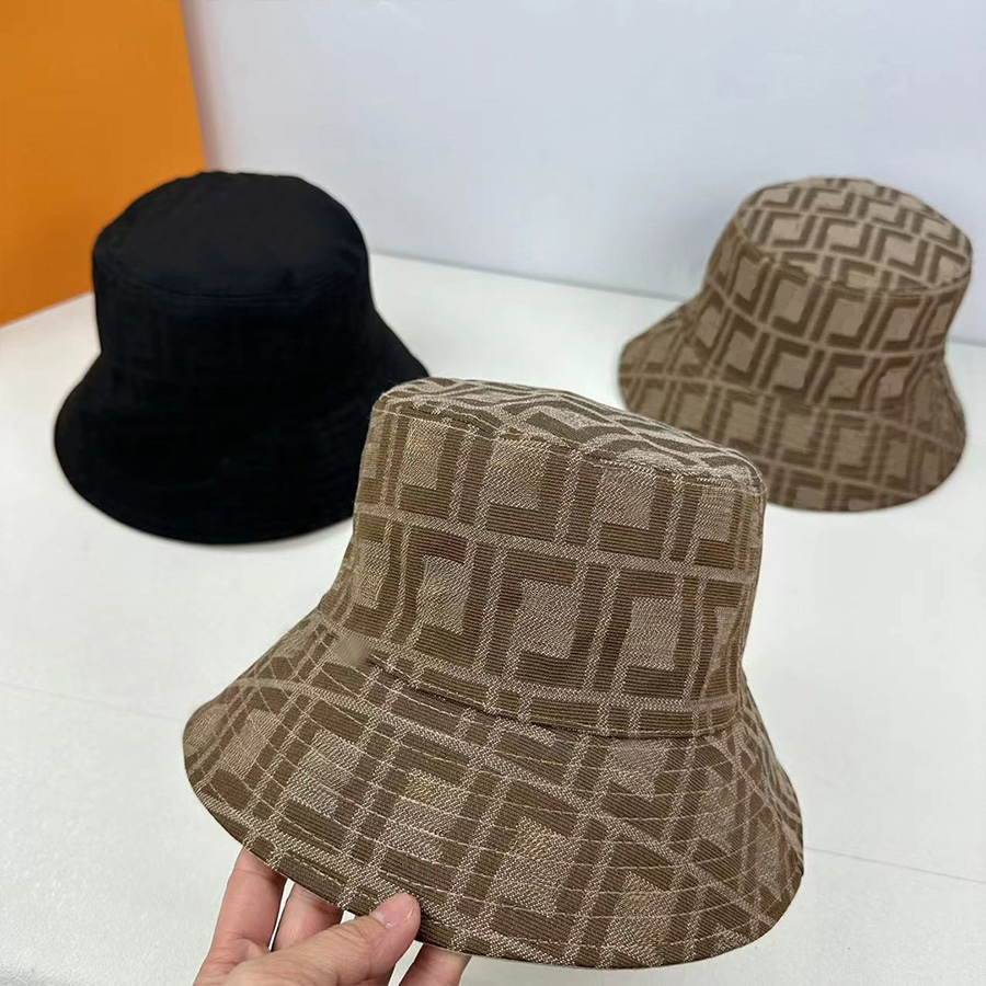 Mans Womens Tasarımcı Kova Şapkası Genç Tersinir Şapkalar Güneş Baskeball Caps Beanie Beyzbol Kapı Plajı Açık Mekan Günlük Balıkçı Elbise