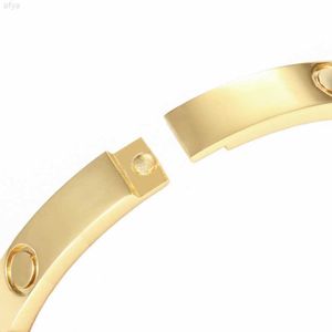 Venta directa del fabricante 316l acero inoxidable 18k chapado en oro Love Lock pulsera brazalete sin tornillo