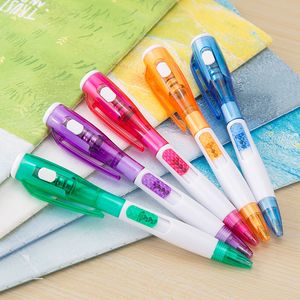 Fabricants vendant un stylo à bille mignon avec une papeterie créative à lampe de poche multifonctionnelle à led