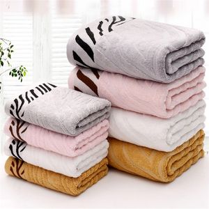 Fabricants en gros serviette de bain en microfibre serviette de plage 400g 70140cm augmenter l'épaississement serviette absorbante peut être personnalisé