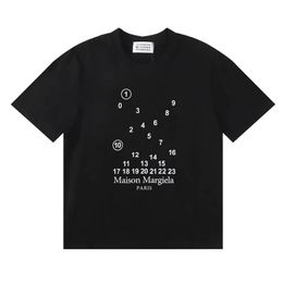 Margiela korte mouw mm6 digitale gemald patchwork letters mannen en vrouwen losfashion paar t-shirt 2024 zomer katoen 240511