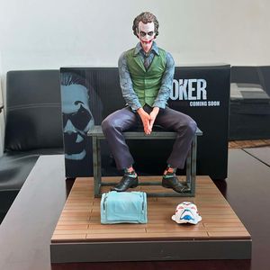 Costumes de mascotte du film Joker Heath Ledger Clown, figurine d'action en PVC, Collection de figurines, modèle de jouets, ornement de bibliothèque de 28cm, cadeau de noël pour enfants