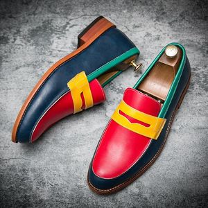 Mask Loafers Color Men Classic Pu houten hiel slip op Fashion Business Casual Shoes Party Daily Ad Fashi