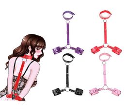 Masaje de revés atado Bdsm Bondage Restricción con cuello y esposas Esclavo Fetiche Bondage Gear Juguetes sexuales eróticos para parejas Adult5185206