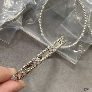 Bracelet de bijoux rétro exquis conçu par maître Vgold étroit, allez avec Common Vanley