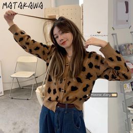 Matakawa luipaard print lange mouwen gebreide vest trui jas herfst en winter vrouwen sweaters losse en dunne korte top 210513