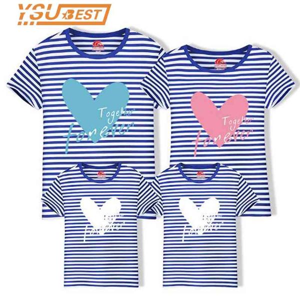 Ropa a juego Traje casual para padres e hijos Ropa de rayas Camiseta de algodón de manga corta Estilo de verano Amor familiar 210417