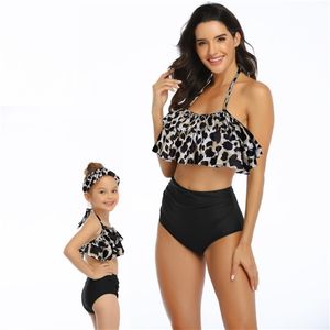 Correspondant famille mère et fille bikini ensembles maillots de bain maillots de bain femmes imprimer maillot de bain enfant bébé enfant fille plage 210724